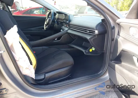 2022 Hyundai Elantra Sel z USA, uszkodzony, nr VIN KMHLS4AG7NU339957